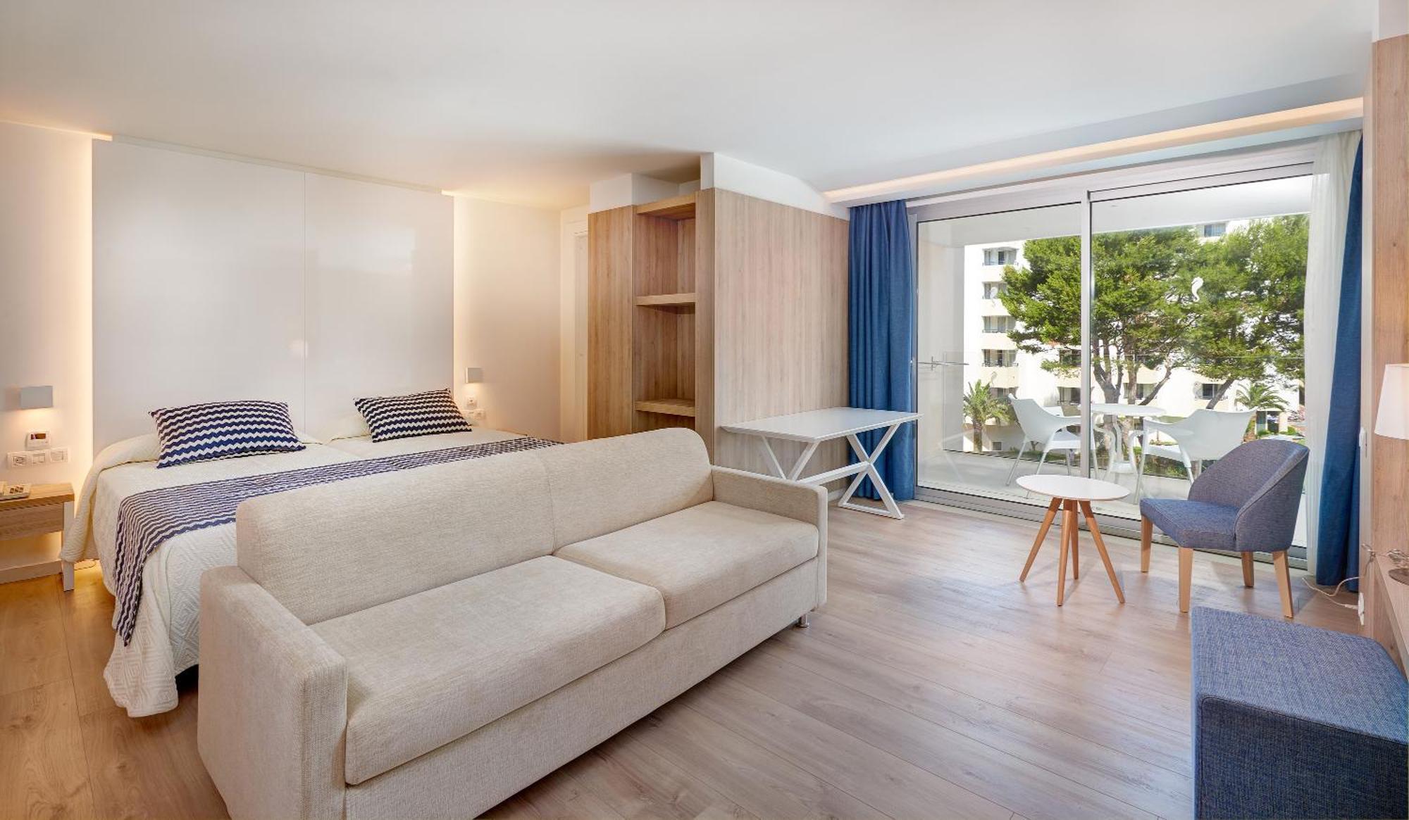 Hipotels Bahia Cala Millor - Adults Only Bagian luar foto